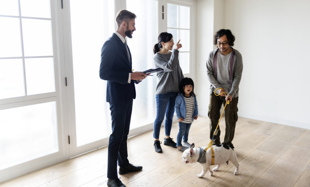 How innovative real estate agents stay connected